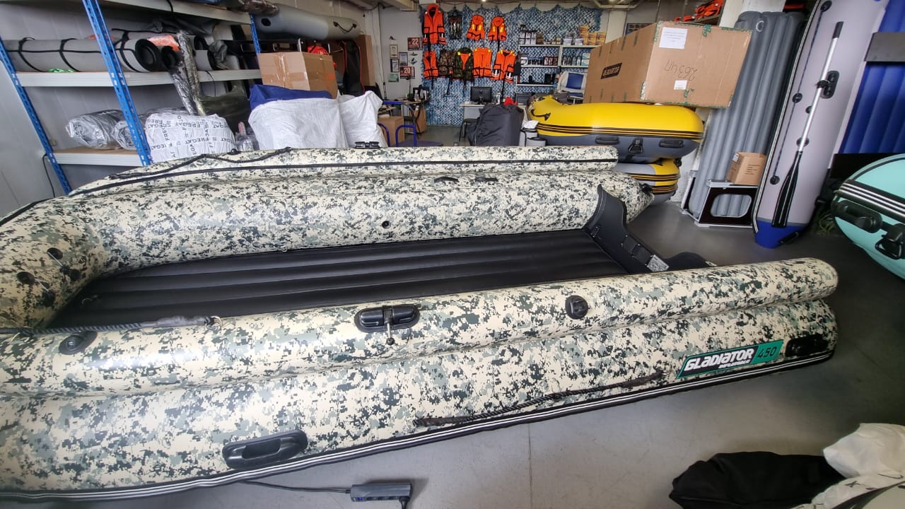 Лодка Gladiator E 420 X цифровой камуфляж